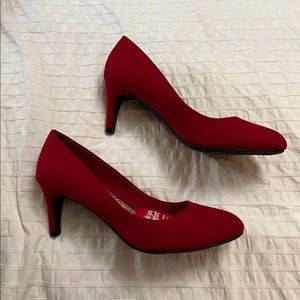 Brand new Dexflex comfort red heals size 10W